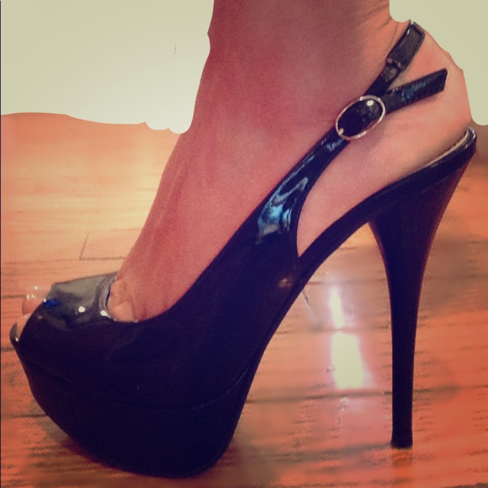 🔊SALE🔊 black open toe pumps